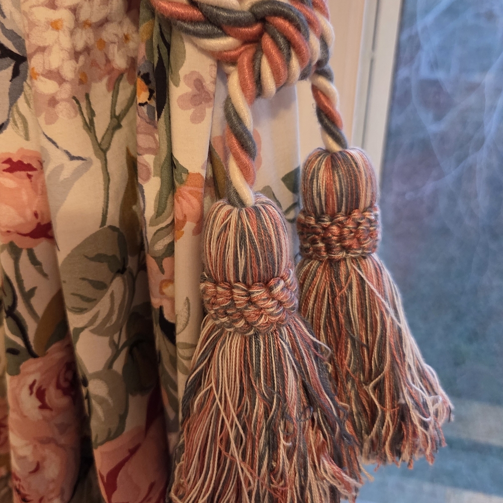 Ralph Lauren "Allison" Floral Duvet and Curtains in Pink, Blue, Yellow - Picture 7 of 7